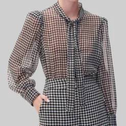 Blusa Estampado Pata De Gallo Con Corbatín Mujer